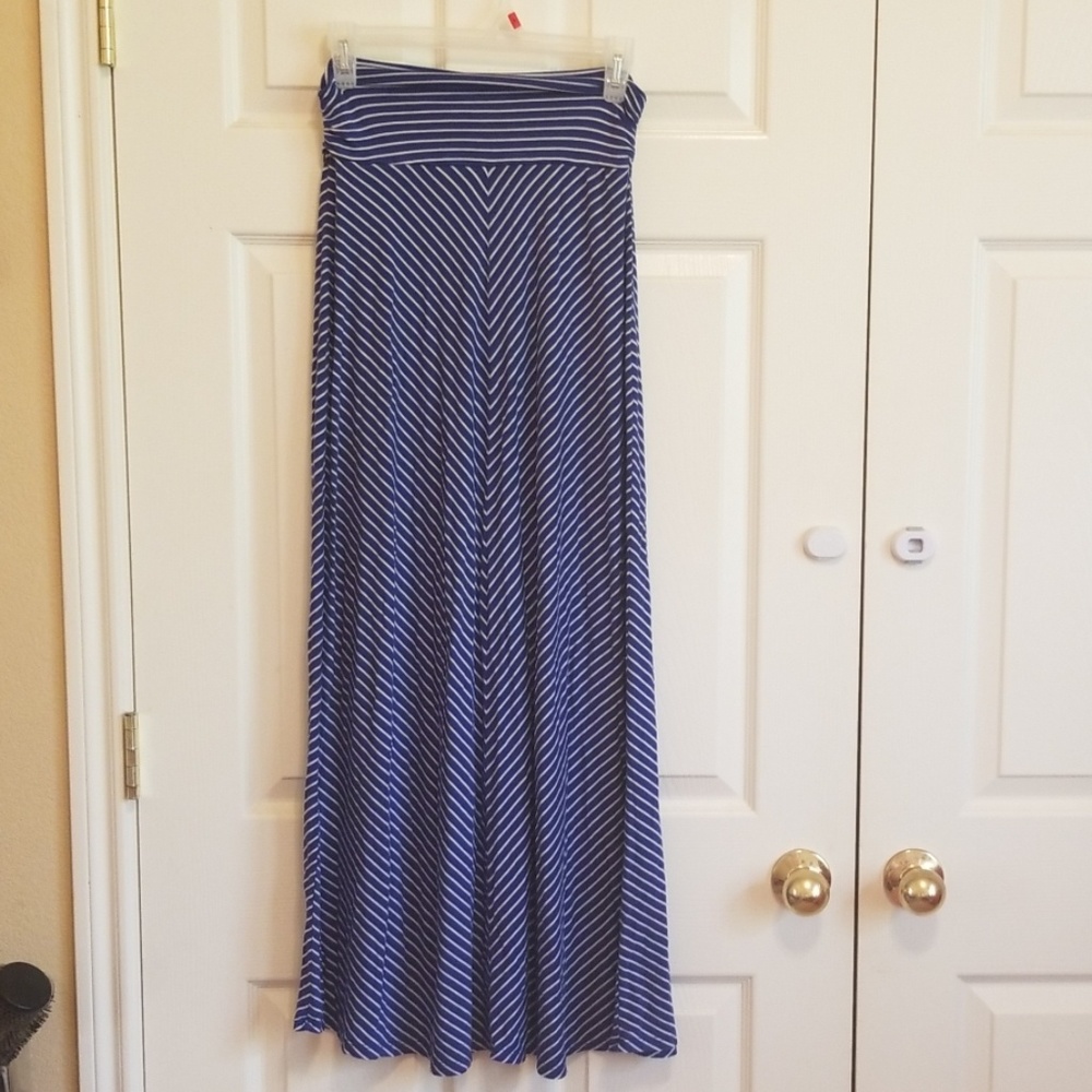 Maxi skirt blue and white